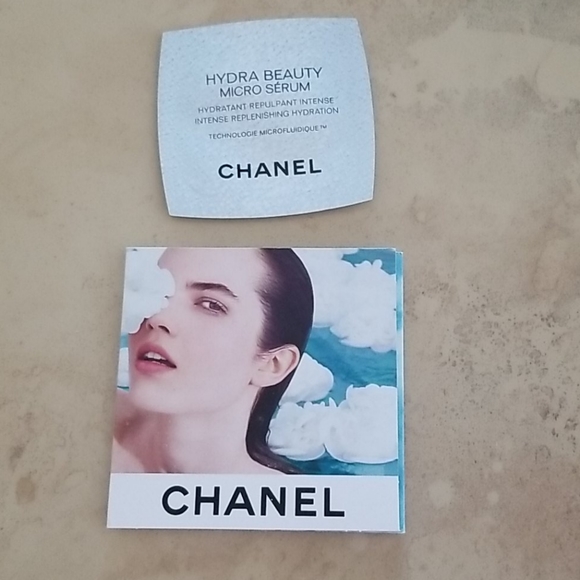 Chanel Hydra Beauty Micro Serum - Picture 1 of 2
